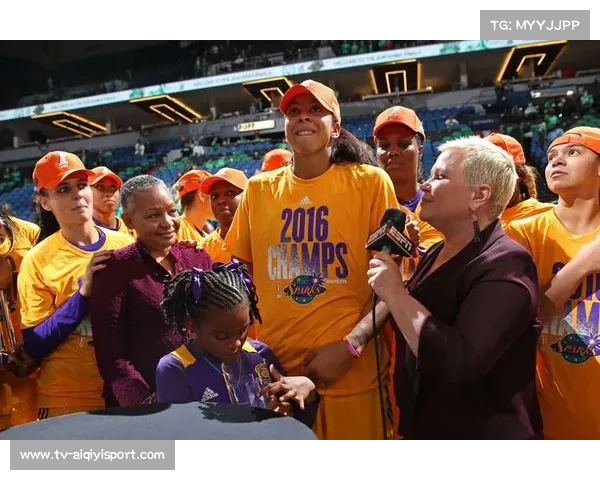 托马斯单场至少15篮板15助攻，成WNBA历史首人